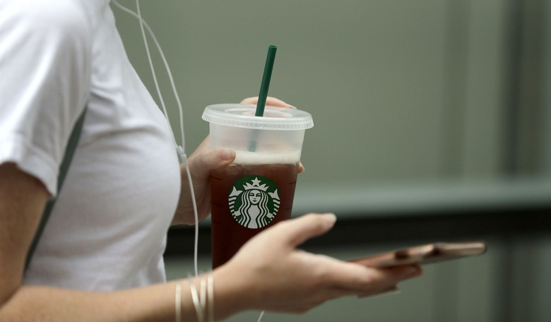 WATCH: Barista Creates a Poisonous 'Blue Lives Matter' Drink for Law Enforcement 
