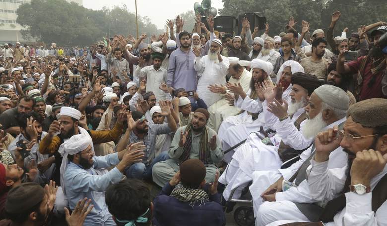 Pakistan: Supreme Court Acquits Muslim Men Convicted of Burning a Christian Couple to Death