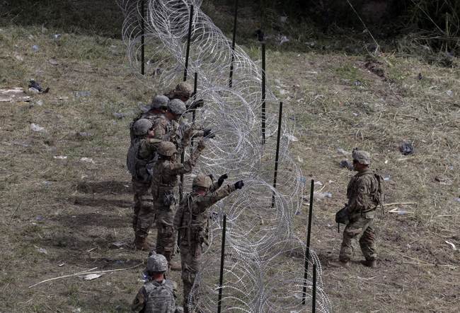 Texas Republican Has Some Advice for Officials in His State After Supreme Court Ruling on Razor Wire