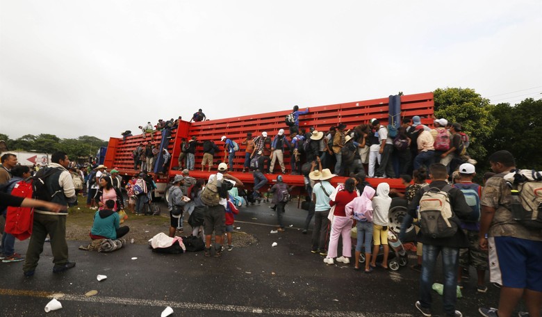 Mexican Journalist Reveals the Truth About the Caravan
