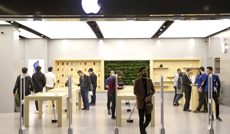 Avalanche Of Earnings Releases Continue Today, All Eyes On Apple
