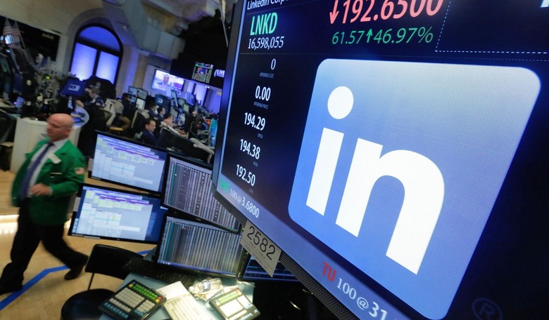 LinkedIn Faces Backlash After Removing Pro-ICE Post in 'Error'
