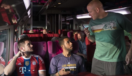 Clint Eastwood Celebrates Heroes in ‘The 15:17 to Paris’