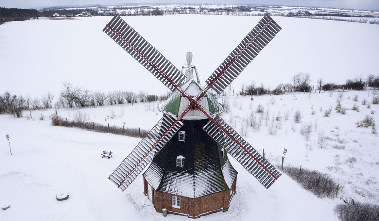Tilting FOR Windmills? Leftist Judge Demands Trump Grant Permits for Green New Scam