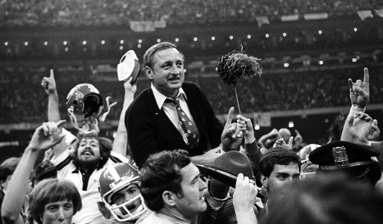 Random Sports Thoughts: Cockfighting Scandals, Canceled Games, and the Carpetbagger Roots of ‘Go Dawgs’