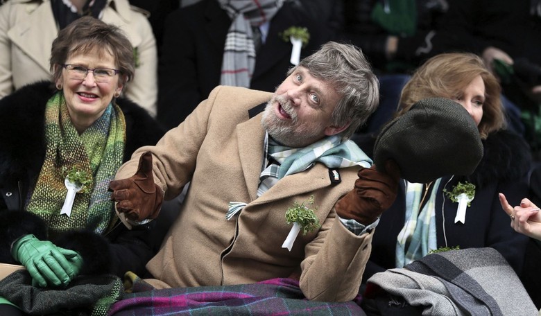 Trump to Mark Hamill - 'Luke, I Am Your Daddy...'