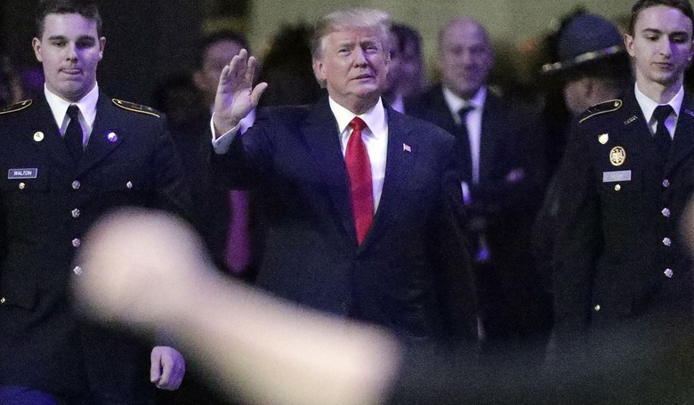 Wait-Author of Error-Ridden Trump White House Book Didn’t Speak With Cabinet Members?