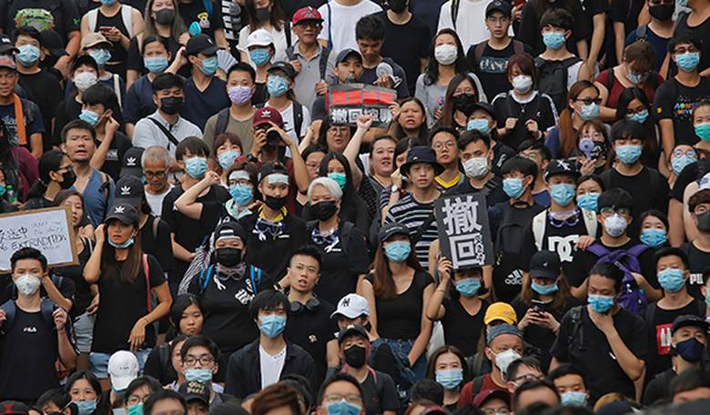 Hong Kong Protesters Storm Legislative Chamber, Vandalize Building UPDATE: Protesters Agree to Leave