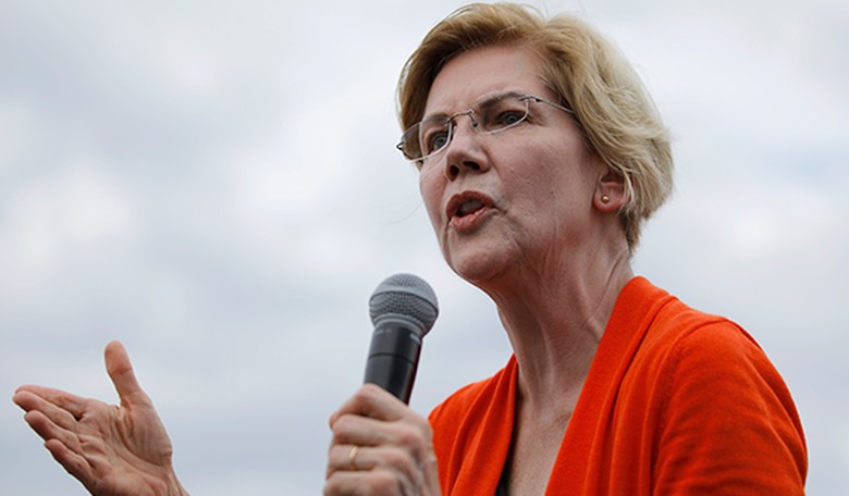 Elizabeth Warren Gets Crowd Of 15,000 In Seattle