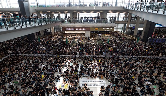 US Politicians Rally Behind Hong Kong Protesters, Warn Beijing Against Crackdown