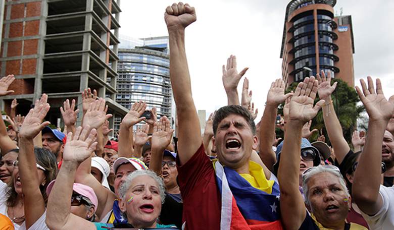 Venezuelans Begin to Push For Gun Rights