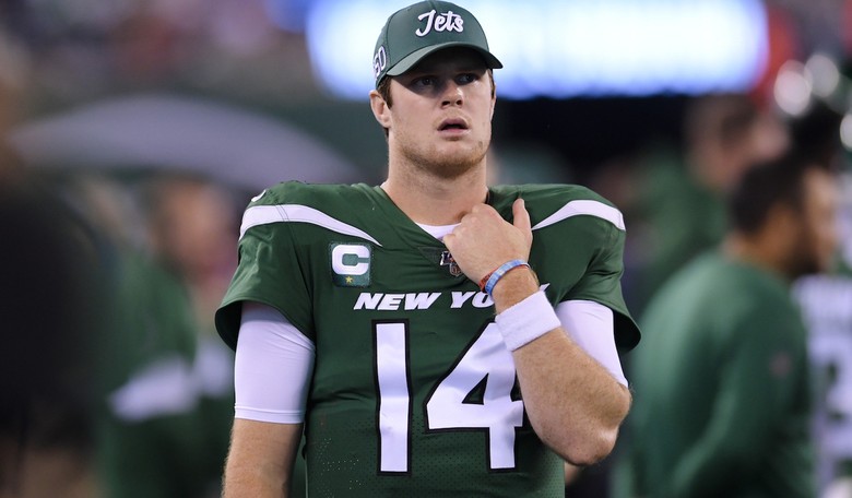 Unvaccinated NFL Players Will Be Fined More Than $14K for Violations of COVID Protocol