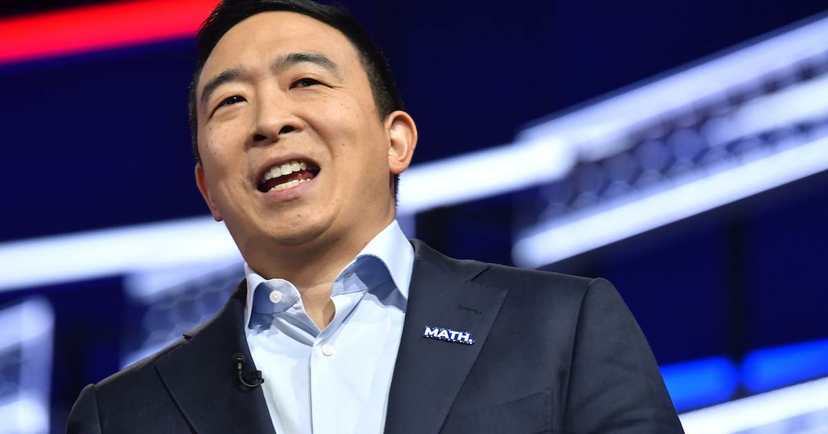 Andrew Yang Says Tech Companies Should Be Regulated, Pledges to Create a ‘Department of the Attention Economy’