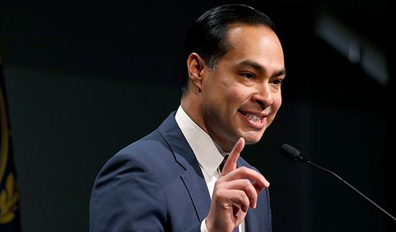 'It is Radical': Immigration Expert Slams Julian Castro's Open Borders Plan