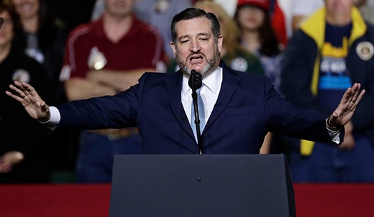 Epic: One-On-One Basketball Battle Between Sen. Ted Cruz and Andrew Yang