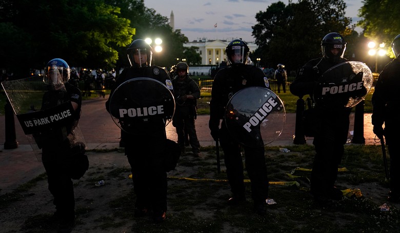 Tennessee Police Chief Issues Stern Warning to Other Cops Who Aren't Outraged Over George Floyd's Death