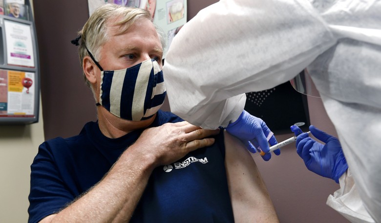 FDA Advisory Panel Recommends Approval of Moderna Vaccine 
