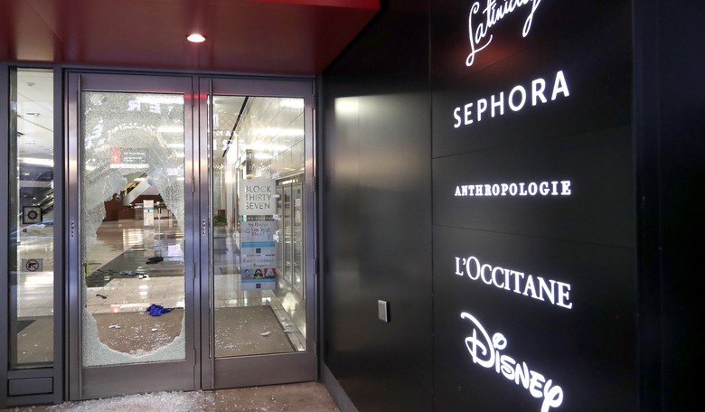Looters Target Chicago Charity for Sick Children, Knew 'There Would Be No Consequences'
