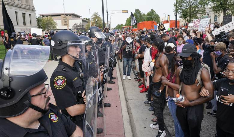The Rhetorical Sophistry of Marxist Organizations in America