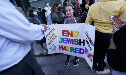 A VA Woman Went to Get Her Eyebrows Done, but She Mentioned Being Jewish and All Hell Broke Loose