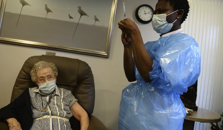 Health Expert: Spike in COVID Cases Shouldn't Be 'Major Metric' of Pandemic Anymore Due to Mild Omicron Cases
