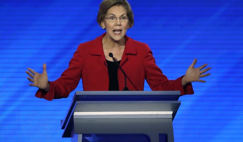 Elizabeth Warren Declares War on Crisis Pregnancy Centers 