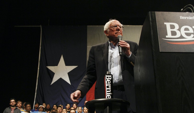 Sanders Heaps More Compliments on Castro, Here's the Truth