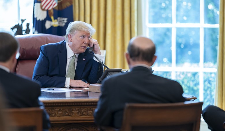 Trump Uses Defense Production Act to Instruct General Motors to Prioritize Ventilators 
