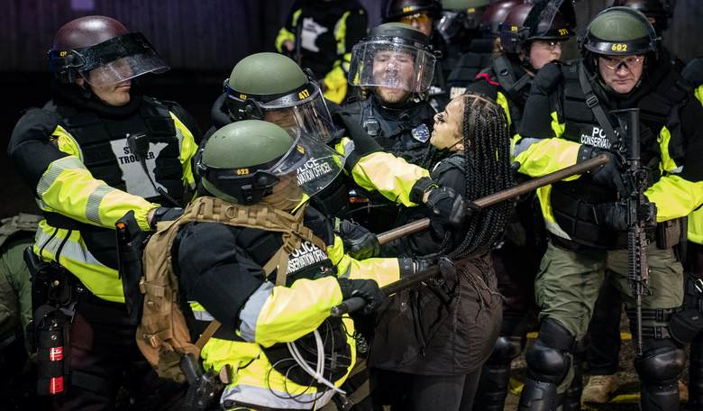 Police Crack Down on Rioters as Brooklyn Center Enters Third Night of Unrest