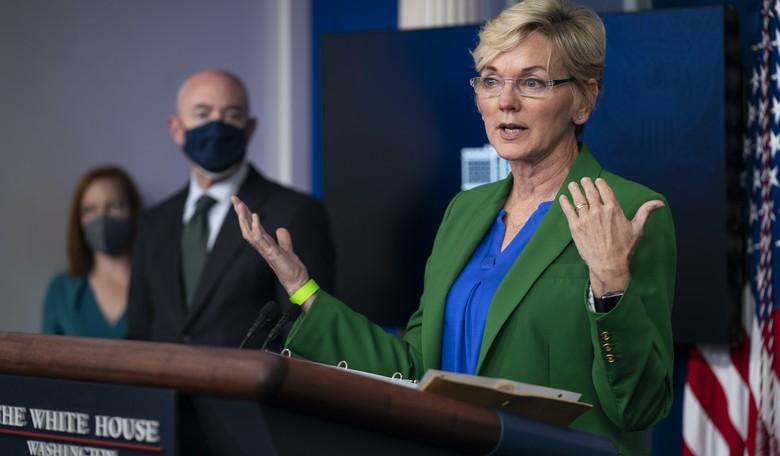 Energy Secretary Can't Stop Laughing When Asked About Plan to Bring Gas Prices Down