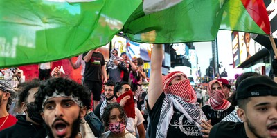Sick: Pro-Hamas Protesters Rage Across NYC, Surround Israelis for Peace Vigil at Union Square