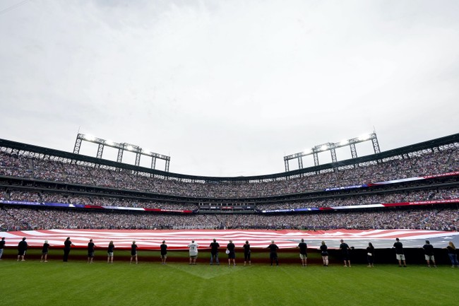WATCH: Is This the Worst Rendition of 'The Star Spangled Banner' Ever?