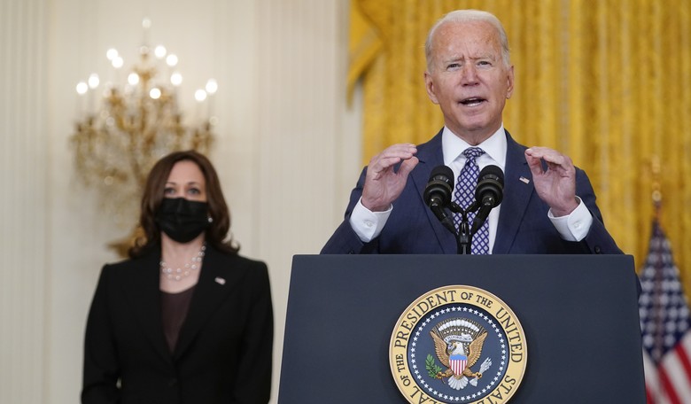 Here's What Biden Did at Bob Dole's Memorial Service That's Making People Wonder If He Hates Kamala Harris