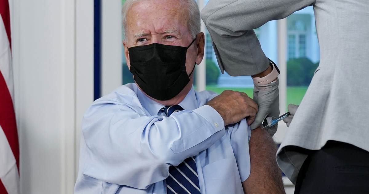 A Group of COVID-19 Experts Reportedly Urged Biden Administration to Scale Back Booster Shot Campaign