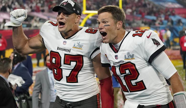 CNN Reporter Tried to Sic the Police on FL Super Bowl Watchers for Not Wearing Masks