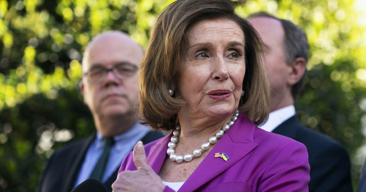 Flores Responds to Video of Pelosi 'Pushing' Her Young Daughter to the Side 