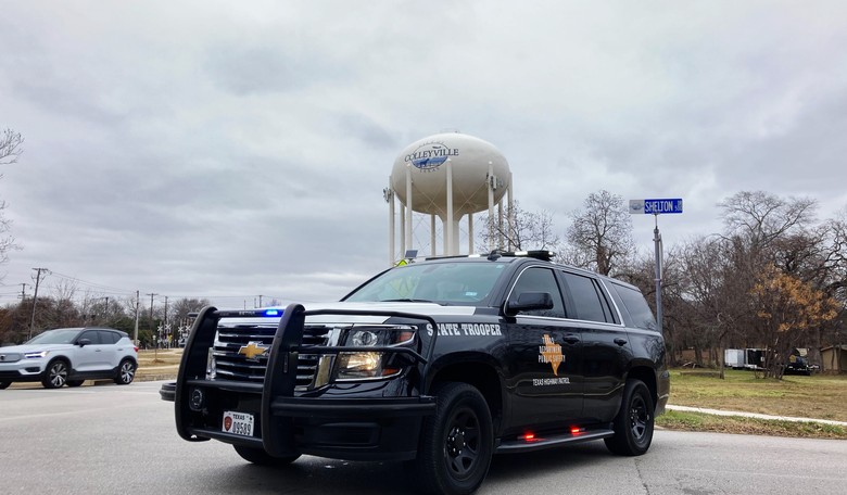 20 Illegal Aliens Caught Hiding Inside of Semi-Truck Sleeping Compartment By Texas State Troopers