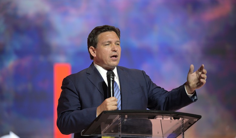 DeSantis Puts Democrats in Their Place After They Attack Him For Shipping Illegals to Other States 