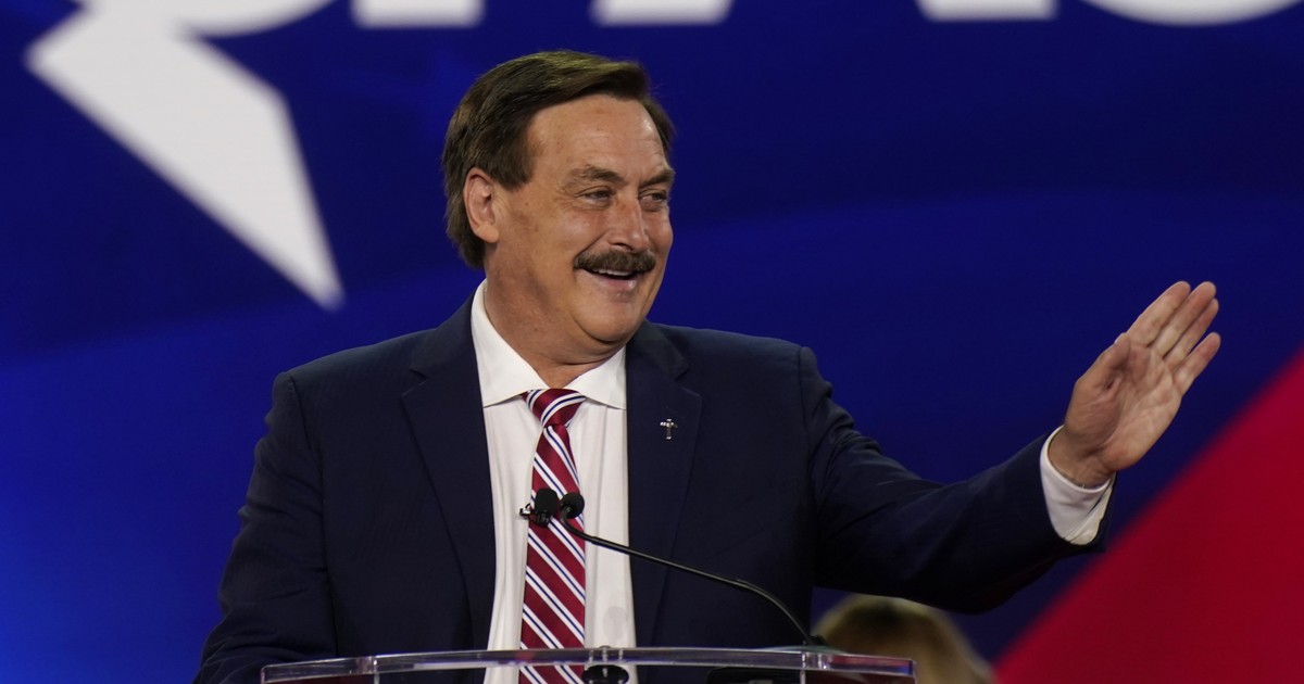 Mike Lindell Leaves MyPillow to Take His Fight to Minnesota