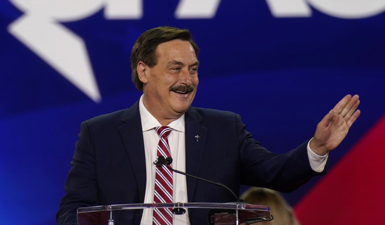 Trump Endorsed Mike Lindell...and Now It Looks Like He Has to Suffocate It With a Pillow