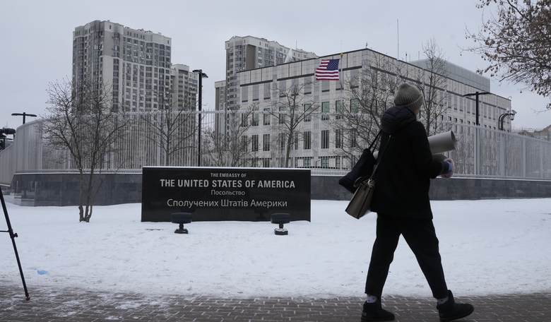 US Embassy in Kyiv Closes, Issues Warning to Americans Citizens