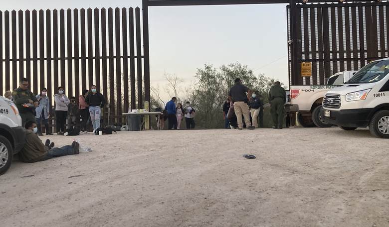 Leaked CBP Doc Warns Ending Title 42 Will Have Major 'Significant Safety Implications' 