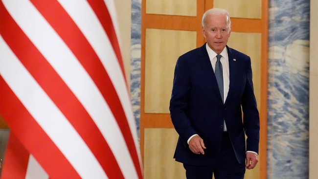 Biden Ignores Questions About Classified Documents As GOP Lawmakers Demand Answers