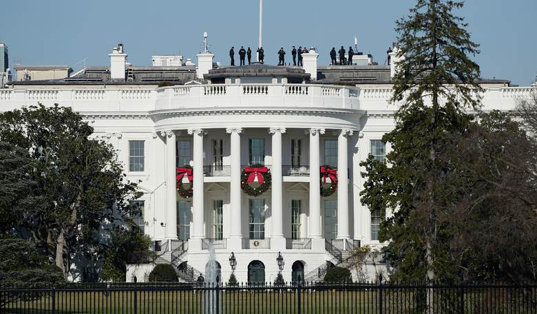 Hundreds Of Catholics Pray For the U.S. While Walking the Streets Of D.C., Stopping At the White House