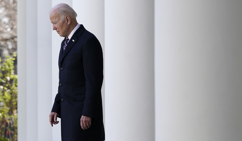 Joe Biden Managed to Fall Asleep Standing Up, Mix Himself Up with Michelle Obama All at One Event