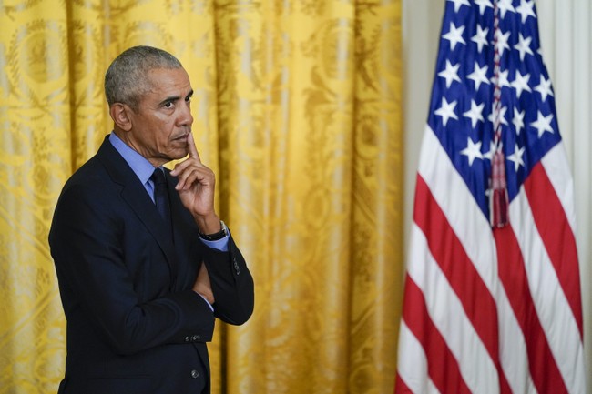 Obama's Body Language When Biden Speaks Really Says It All 