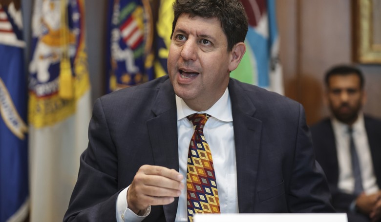 ATF Director Still Doesn't Know the Difference Between a Magazine and a Clip