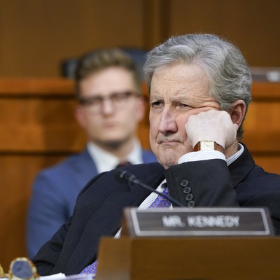 Pure Gold: Sen. Kennedy Lights Up Nebraska Fish Fry for Ricketts With His Humor