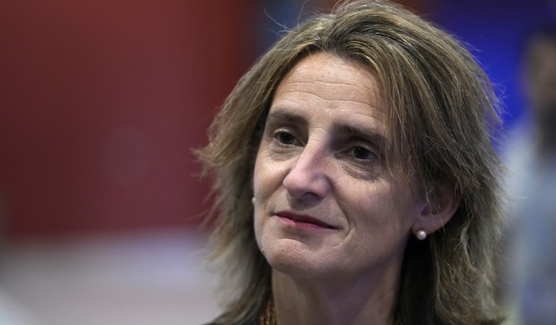 Spanish Minister Sums Up Climate Hypocrisy in One Scene