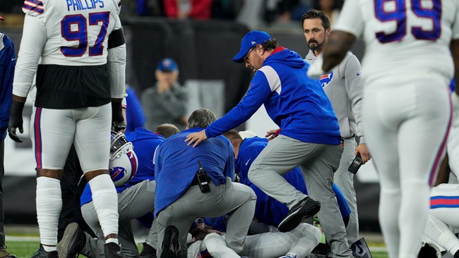 Here's the Dumbest Article About Damar Hamlin's Injury - Vimarsana News